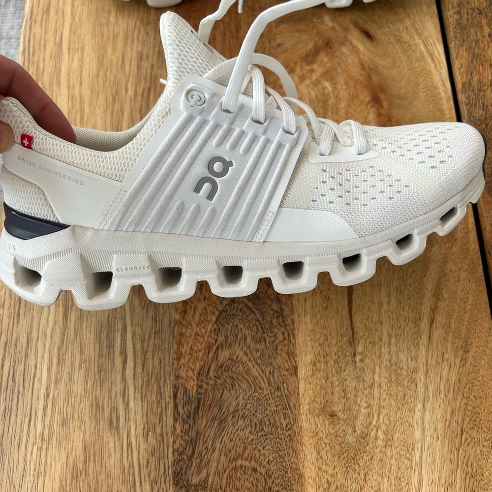 WOMEN'S CLOUDSWIFT- ALL WHITE